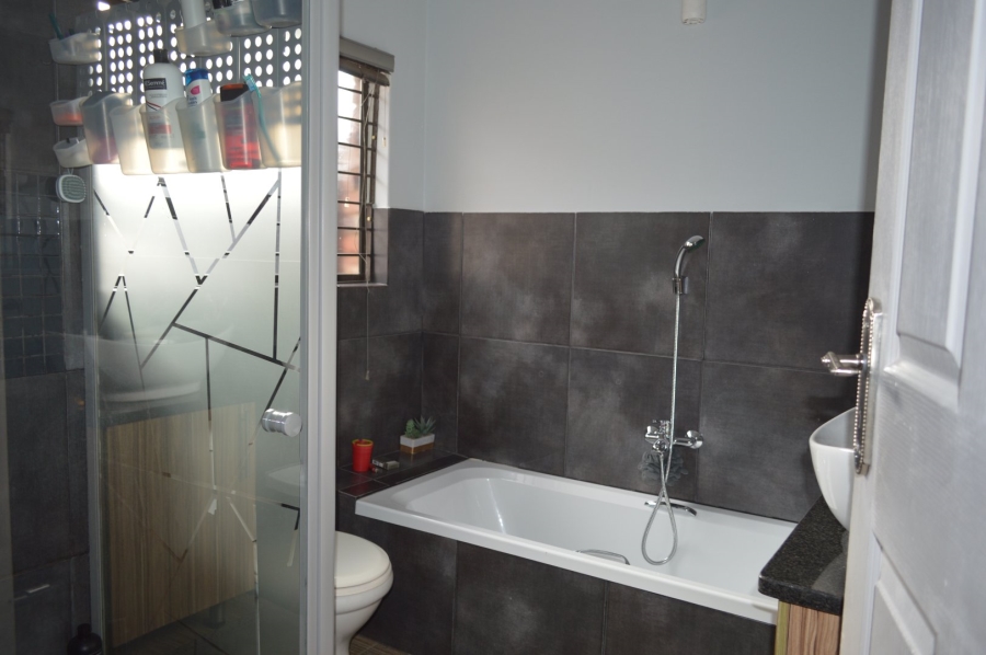 3 Bedroom Property for Sale in Doringkruin North West